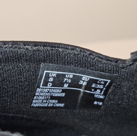 Clarks women's cushion collection mini ankle boots (size 7 1/2) - Picture 8 of 9